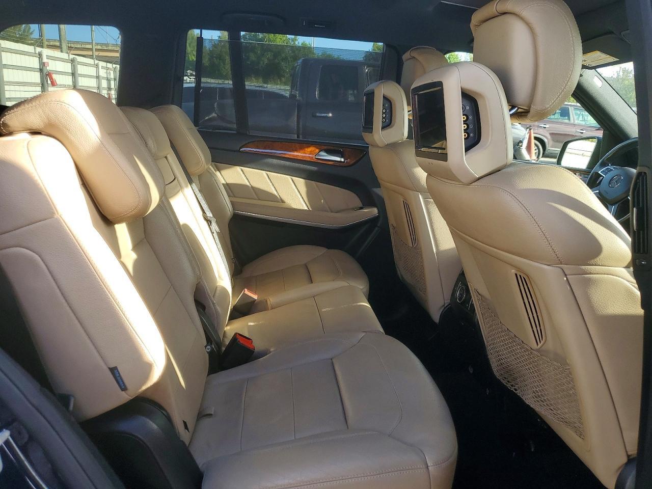 2015 Mercedes-Benz Gl 550 4Matic - zdjęcie 11