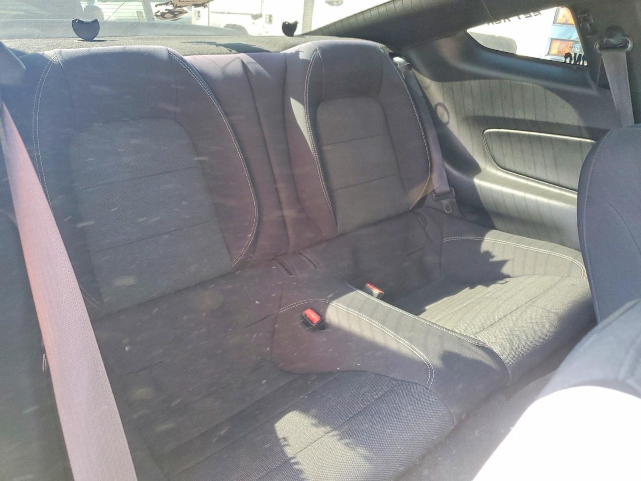 2015 Ford Mustang - zdjęcie 10