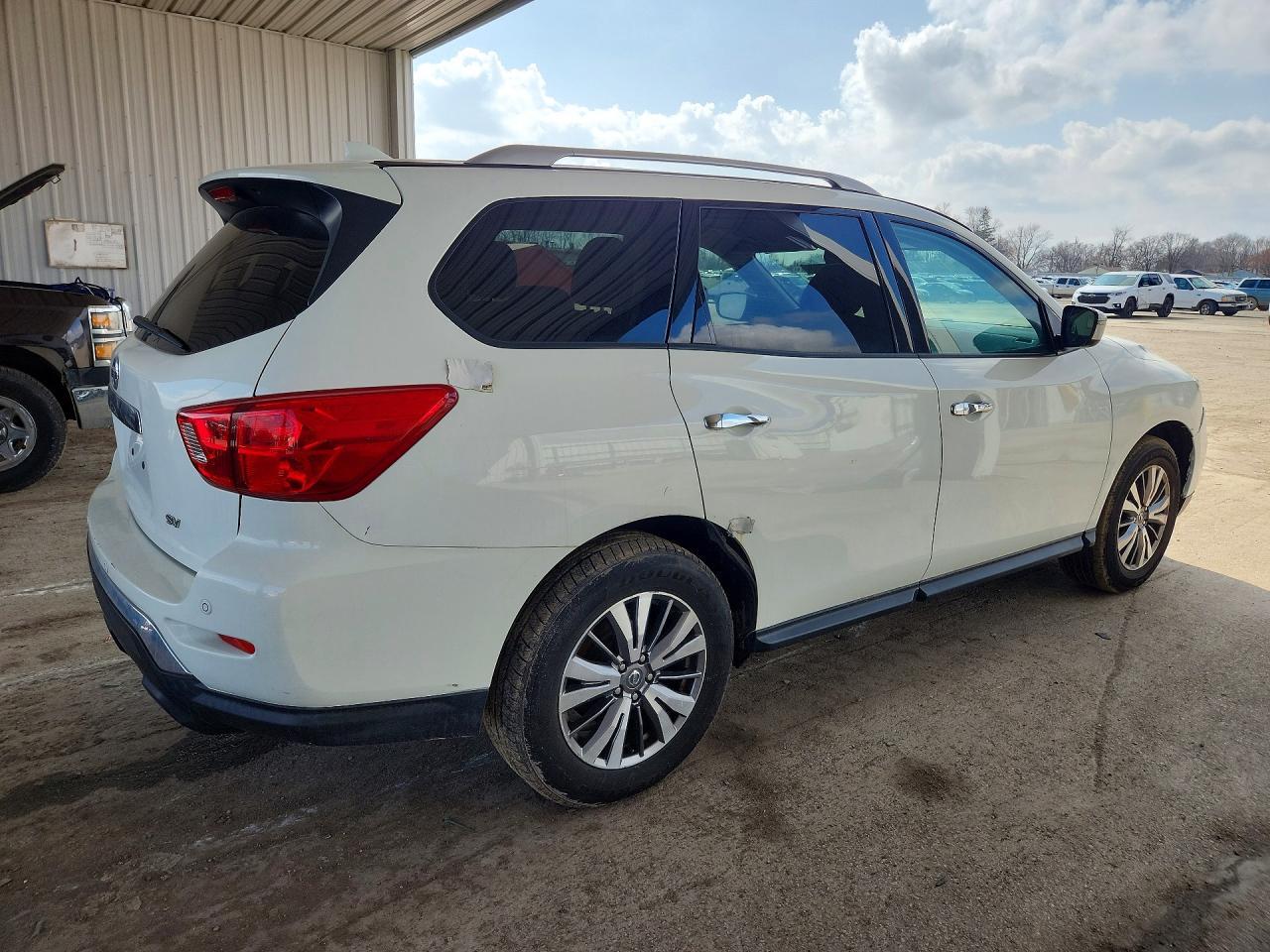 2019 Nissan Pathfinder Sv - zdjęcie 3