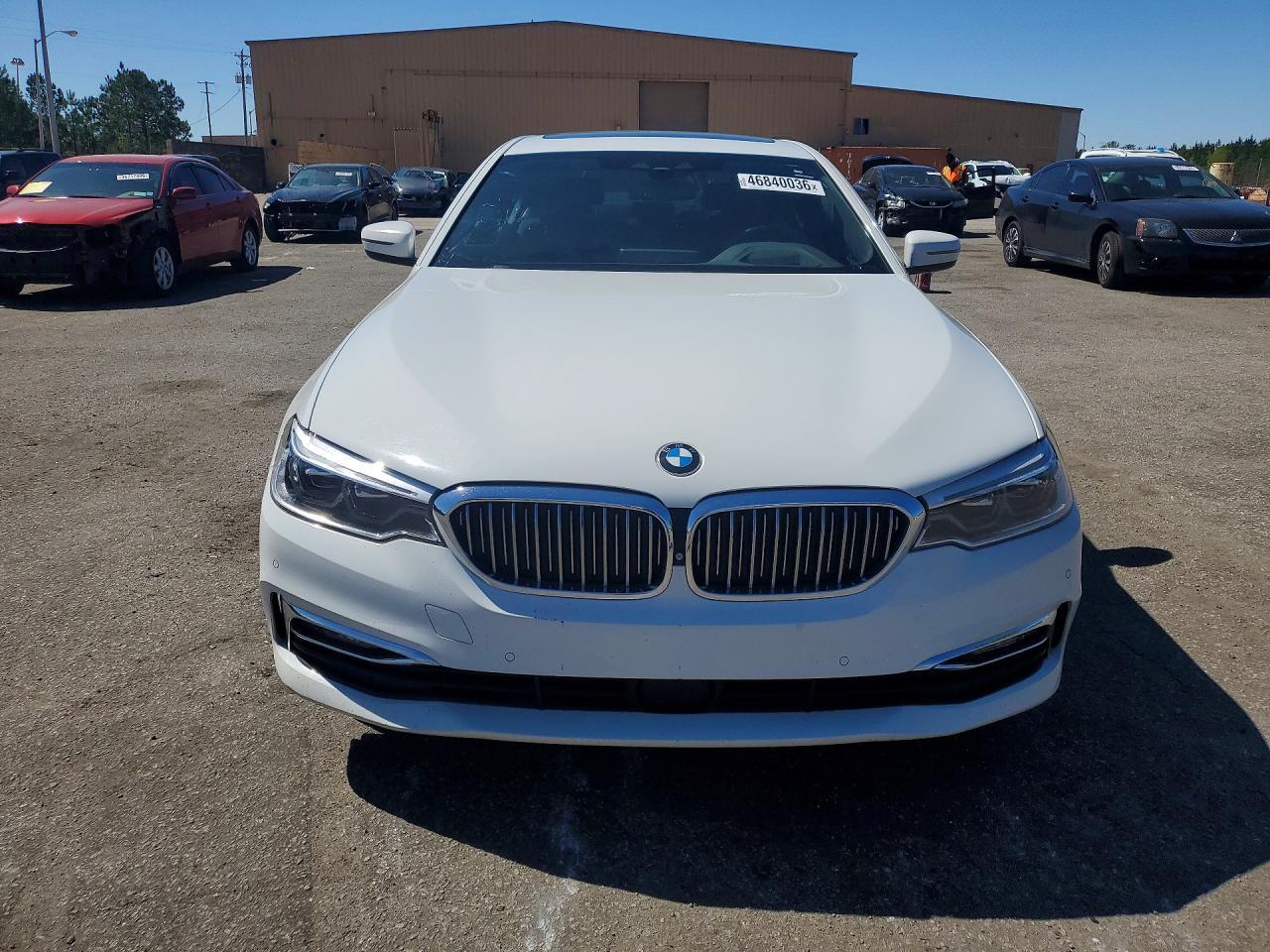 2018 BMW 530 Xi - zdjęcie 5