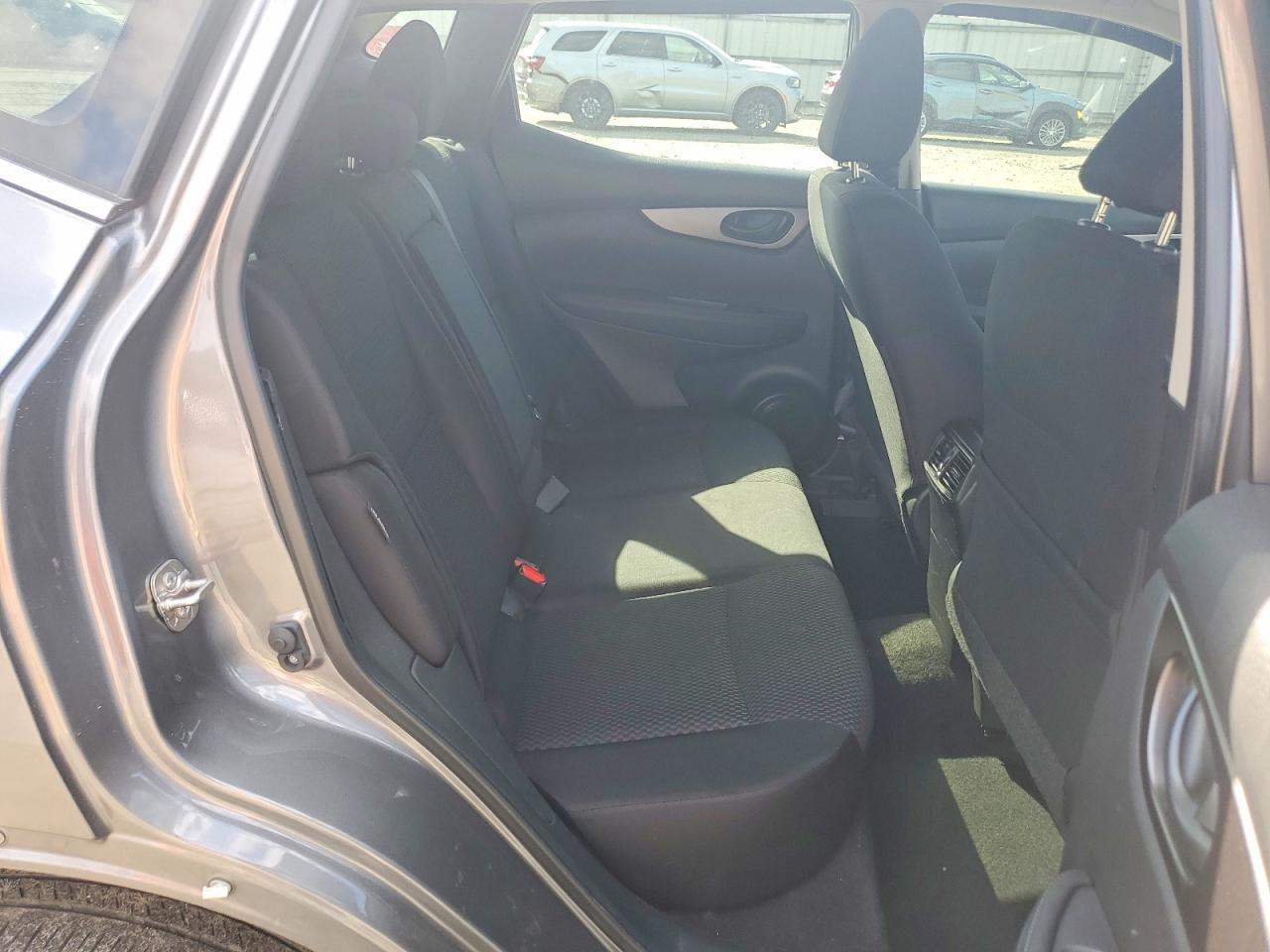 2020 Nissan Rogue Sport S - zdjęcie 10