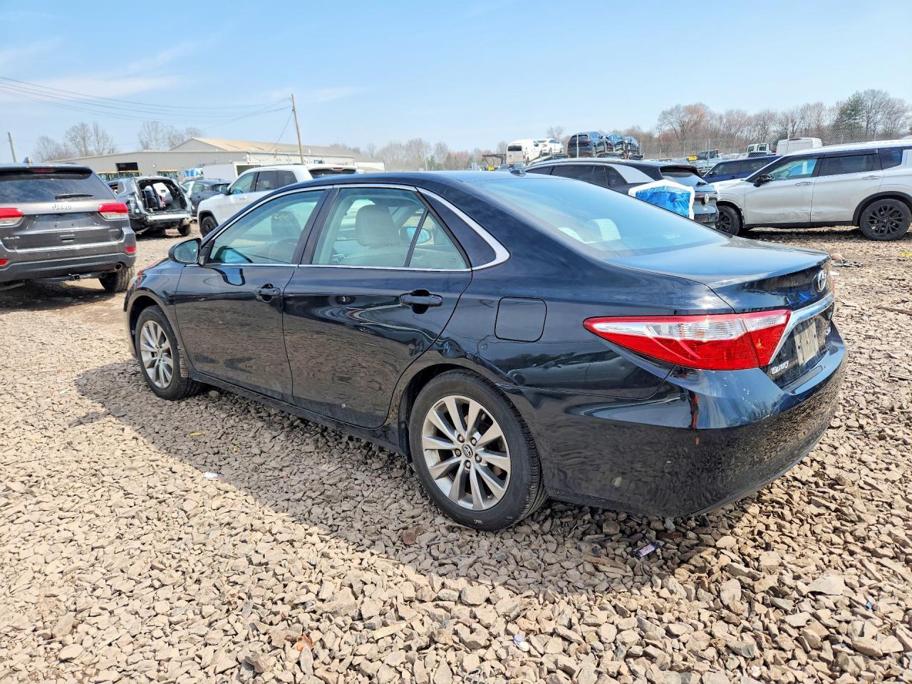 2015 Toyota Camry Xle - zdjęcie 2