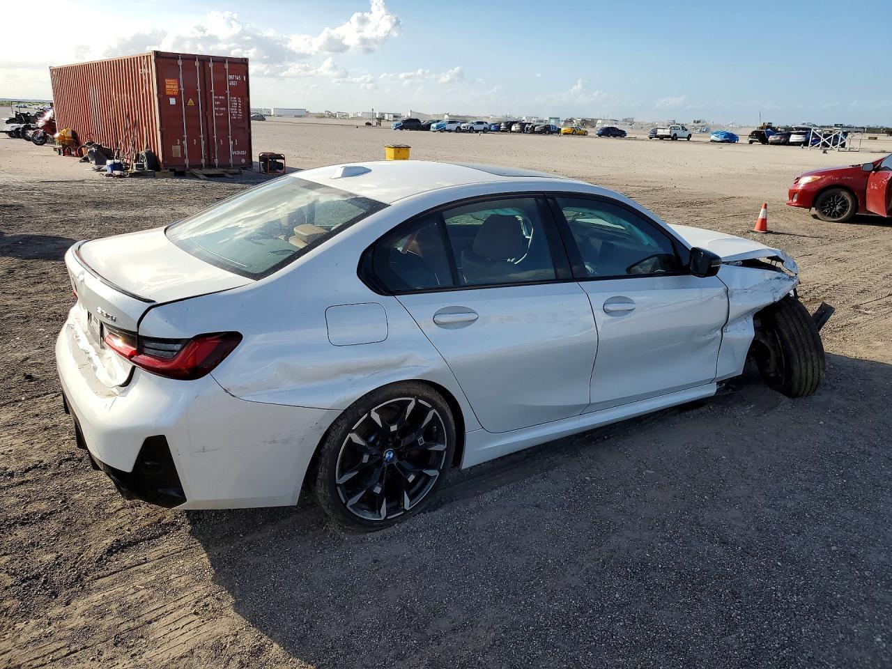 2025 BMW 330Xi - zdjęcie 3