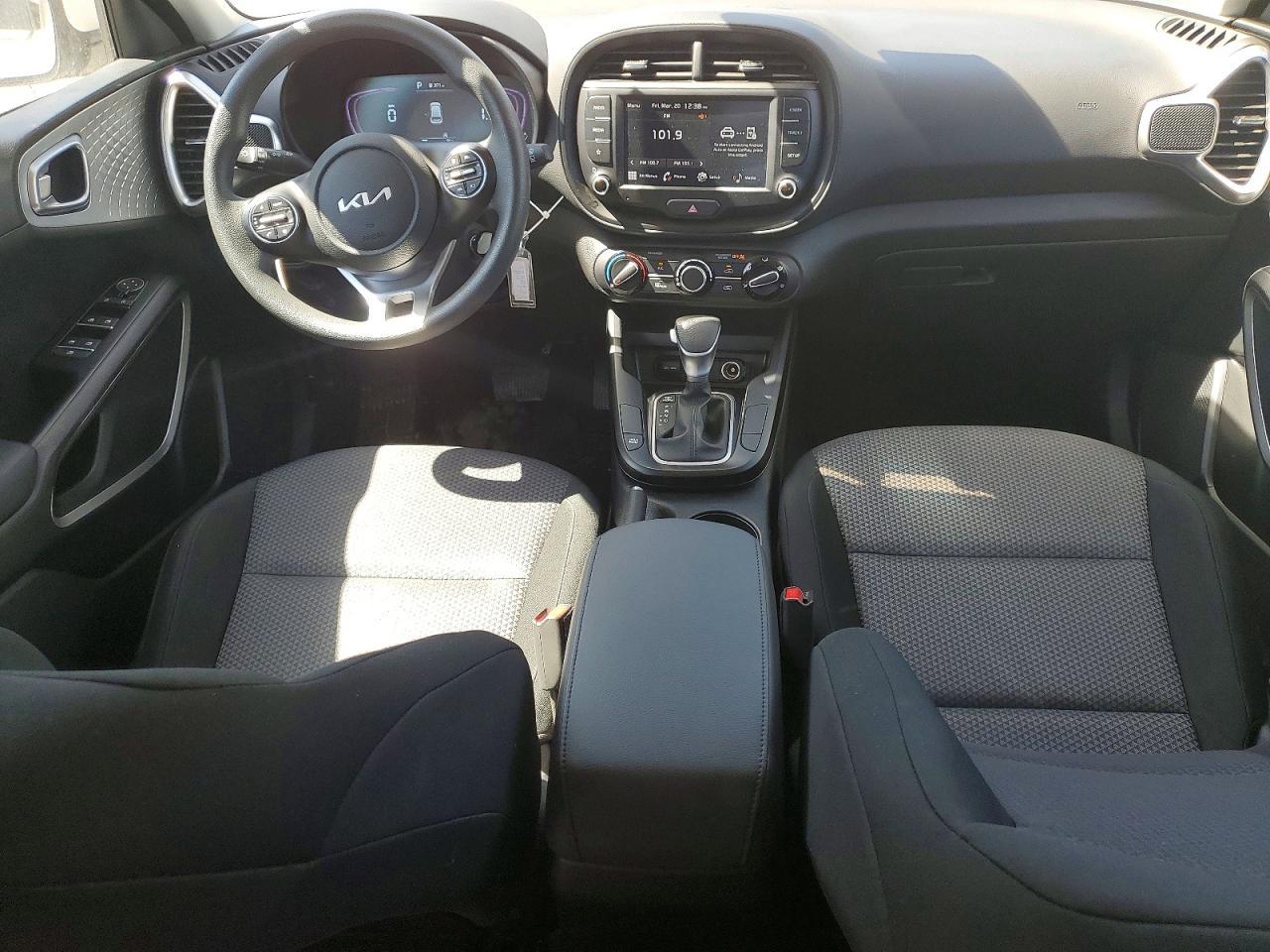 2025 Kia Soul Lx - zdjęcie 8