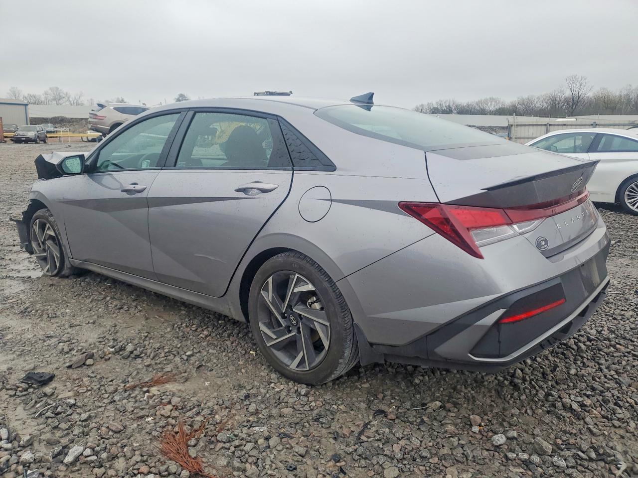 2025 Hyundai Elantra Sel Sport - zdjęcie 2