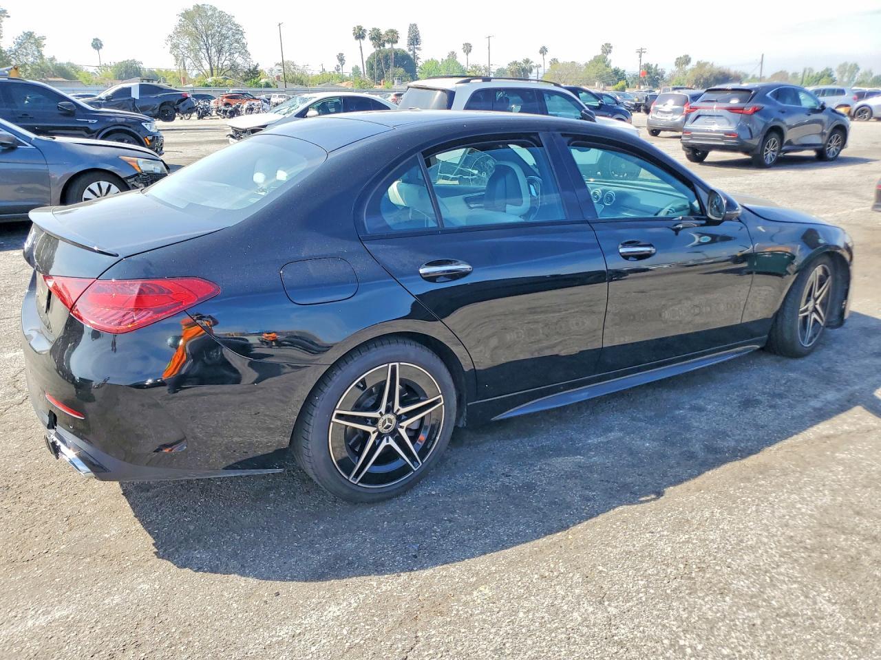 2022 Mercedes-Benz C 300 - zdjęcie 3
