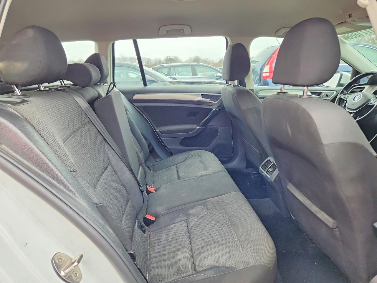 2017 Volkswagen Golf Sportwagen S - zdjęcie 11