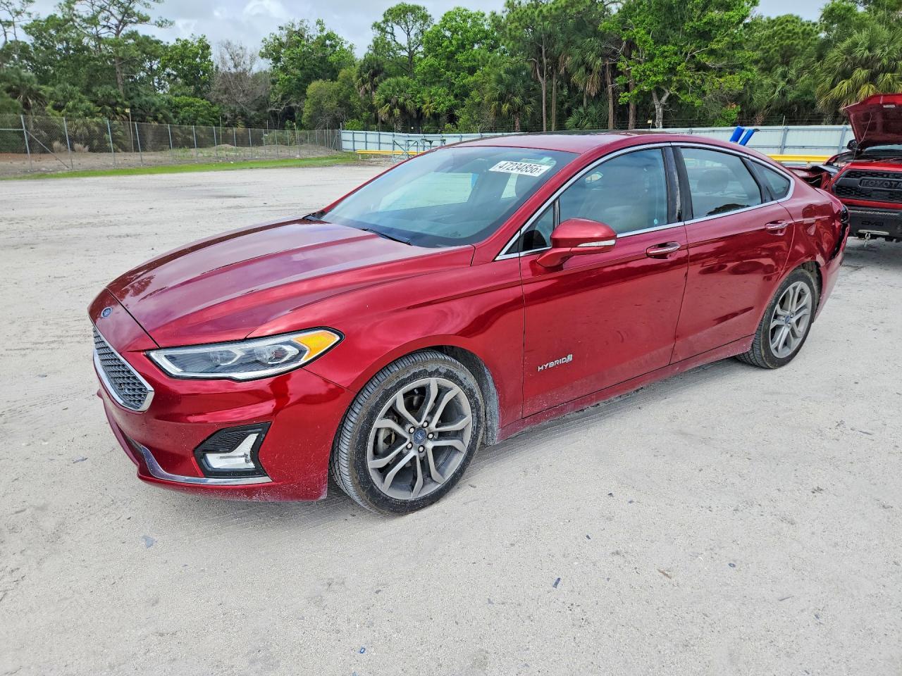 2019 Ford Fusion Titanium - zdjęcie główne