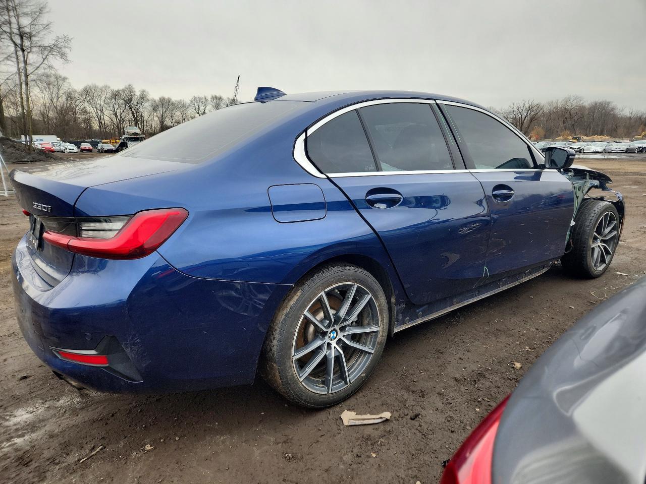 2019 BMW 330Xi - zdjęcie 3