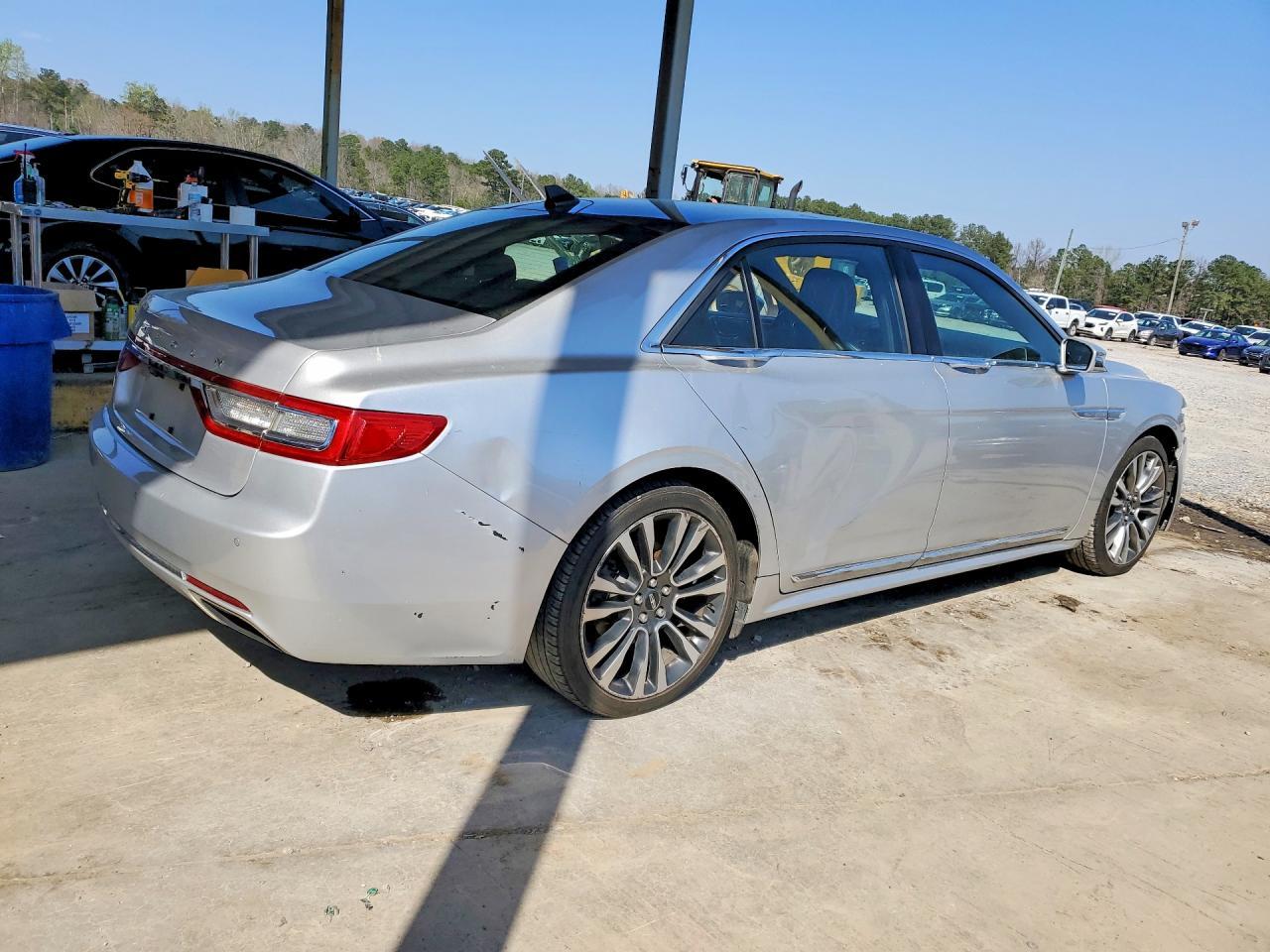 2018 Lincoln Continental Select - zdjęcie 3