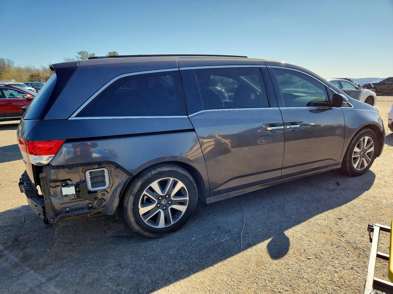 2014 Honda Odyssey Touring - zdjęcie 3