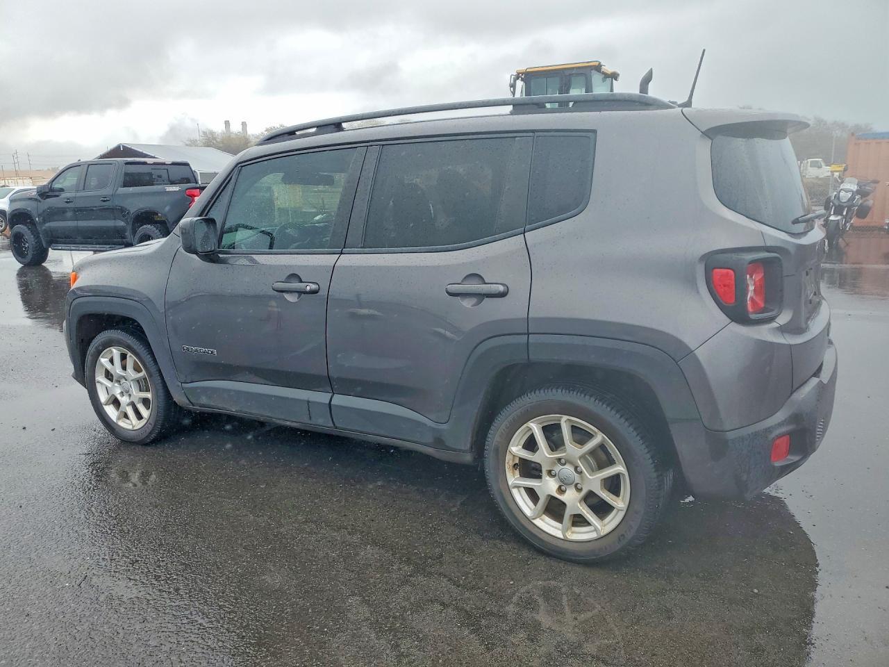 2019 Jeep Renegade Latitude - zdjęcie 2