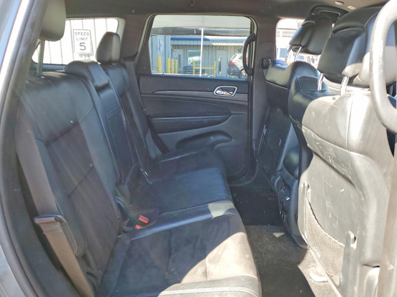 2020 Jeep Grand Cherokee Laredo - zdjęcie 11