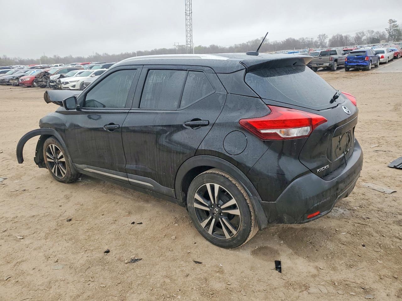 2019 Nissan Kicks Sr - zdjęcie 2