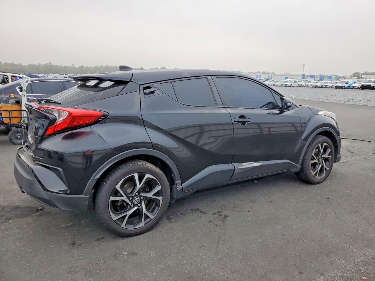 2019 Toyota C-Hr Xle - zdjęcie 3