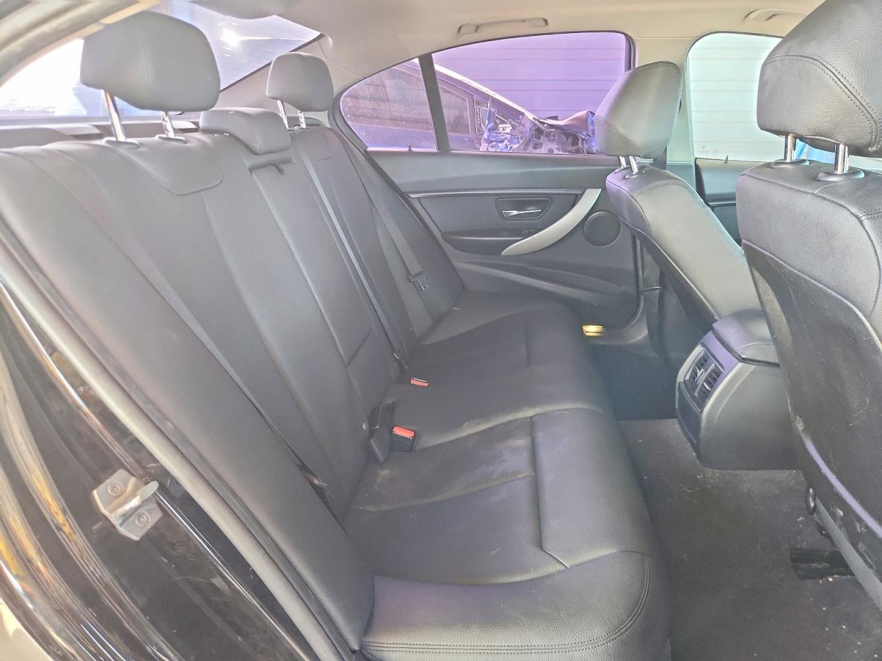 2016 BMW 320 I - zdjęcie 10