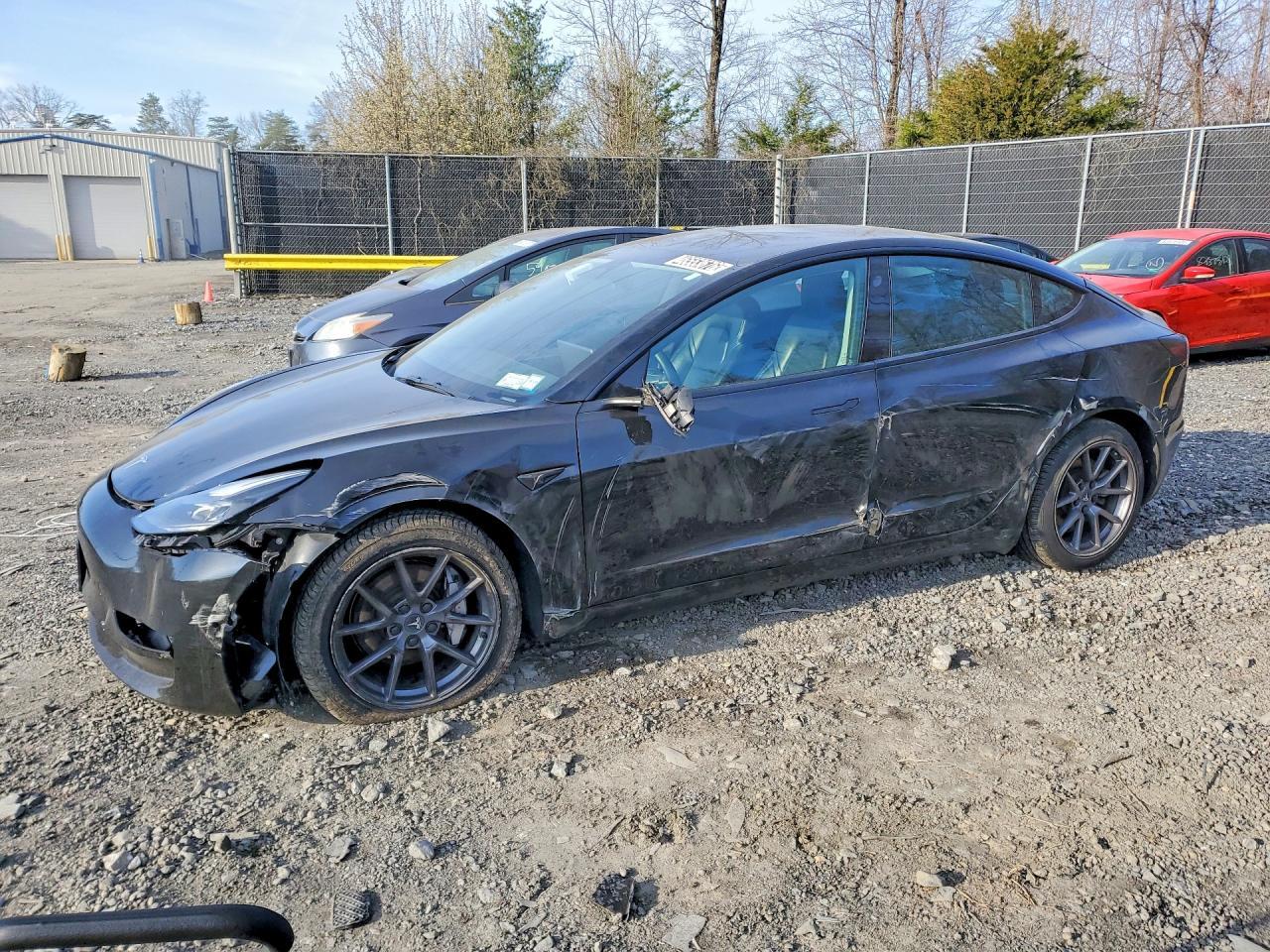 2022 Tesla Model 3 - zdjęcie główne