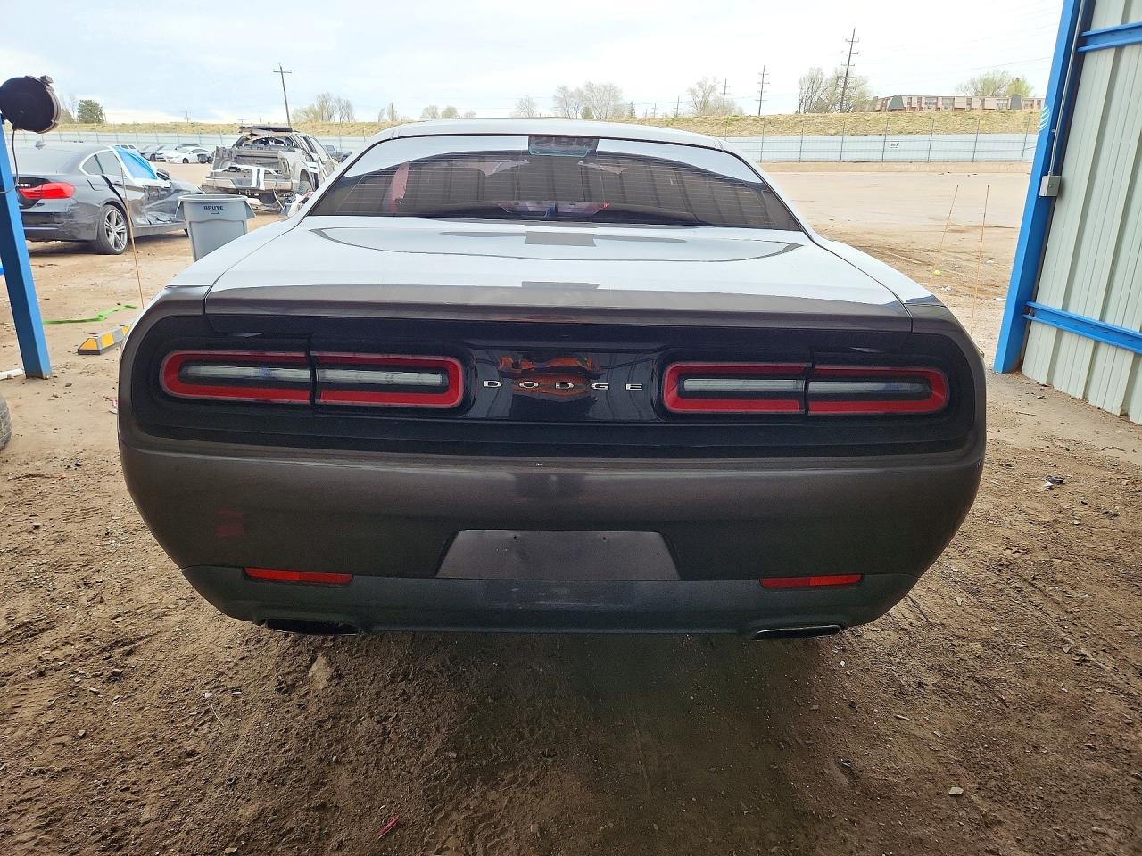 2016 Dodge Challenger Sxt - zdjęcie 6