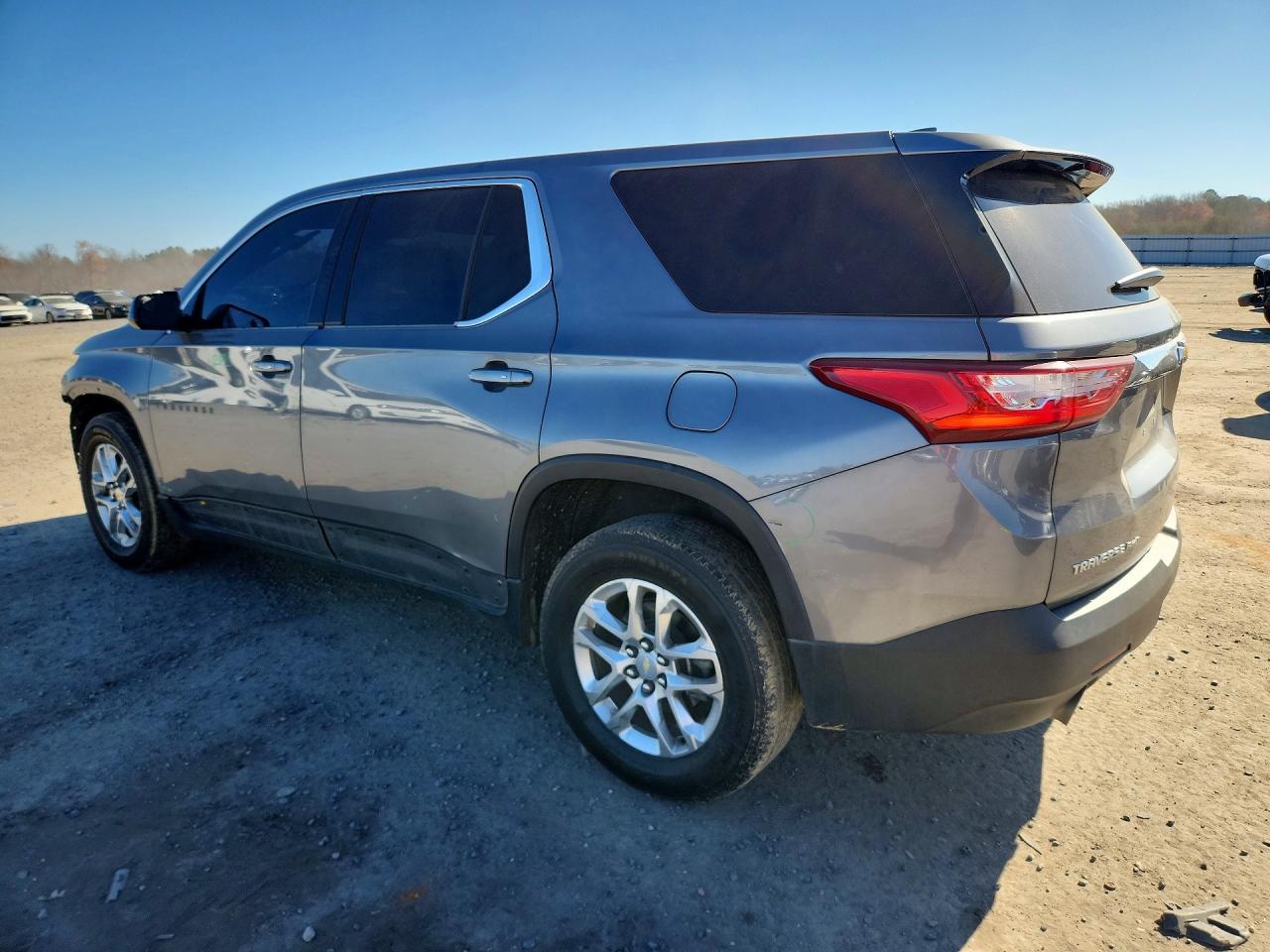 2020 Chevrolet Traverse Ls - zdjęcie 2