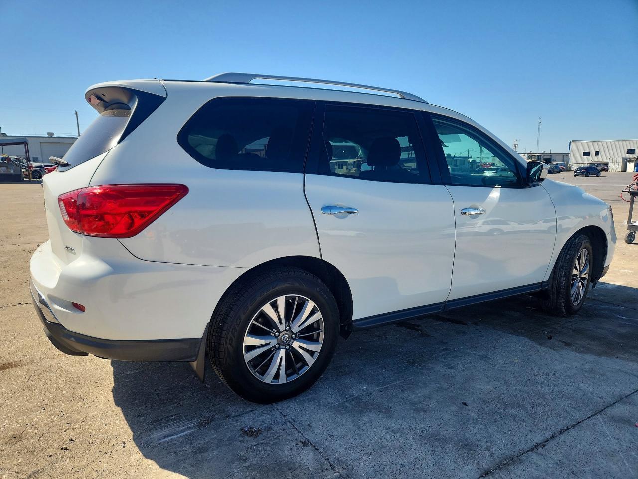 2017 Nissan Pathfinder S - zdjęcie 3