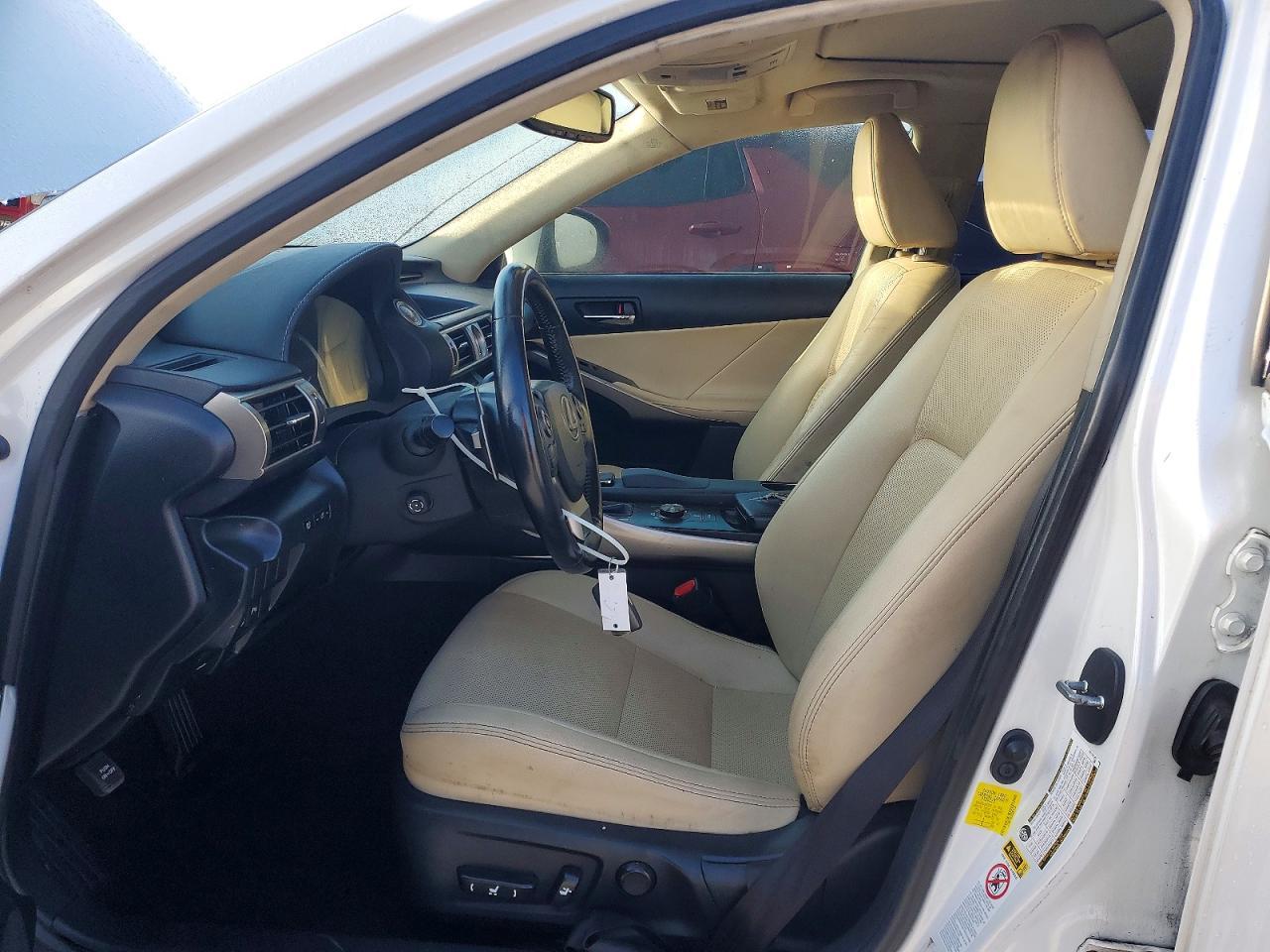 2016 Lexus Is 200T - zdjęcie 7