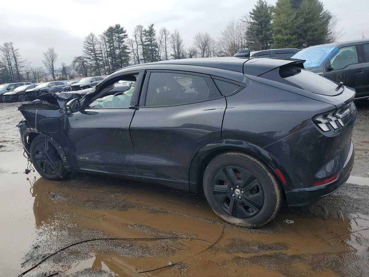 2022 Ford Mustang Mach-E California Route 1 - zdjęcie 2