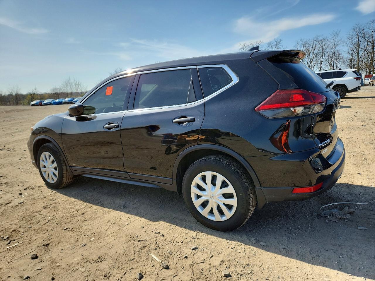 2020 Nissan Rogue S - zdjęcie 2