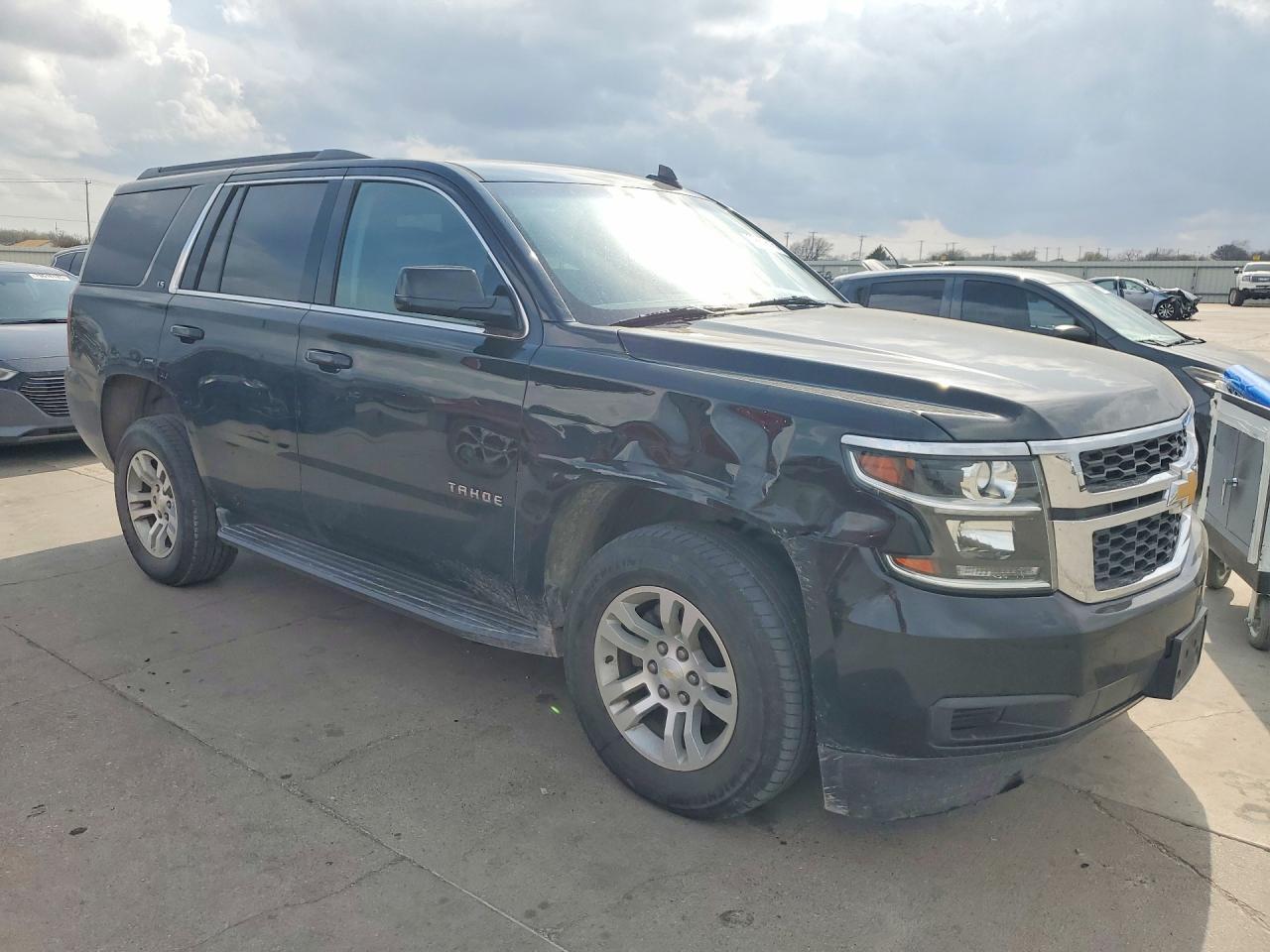 2015 Chevrolet Tahoe C1500 Ls - zdjęcie 4