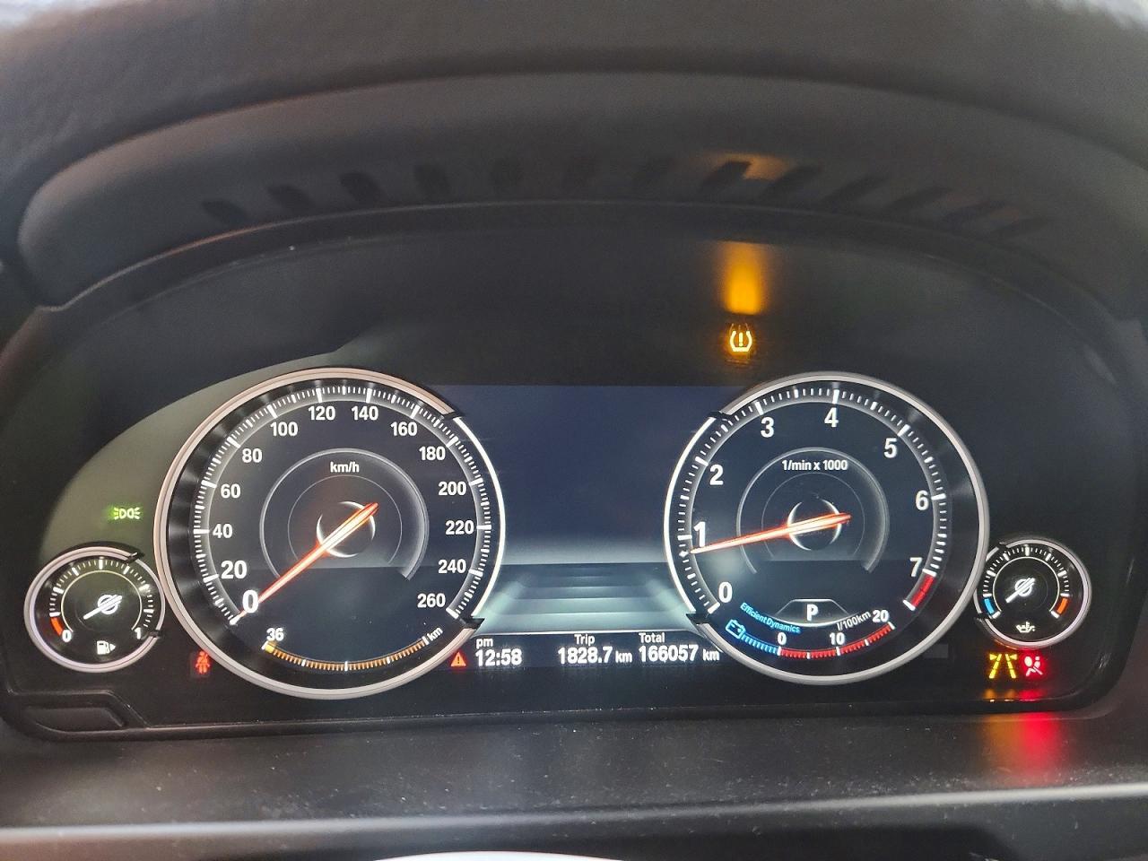 2016 BMW X5 xDrive50I - zdjęcie 9