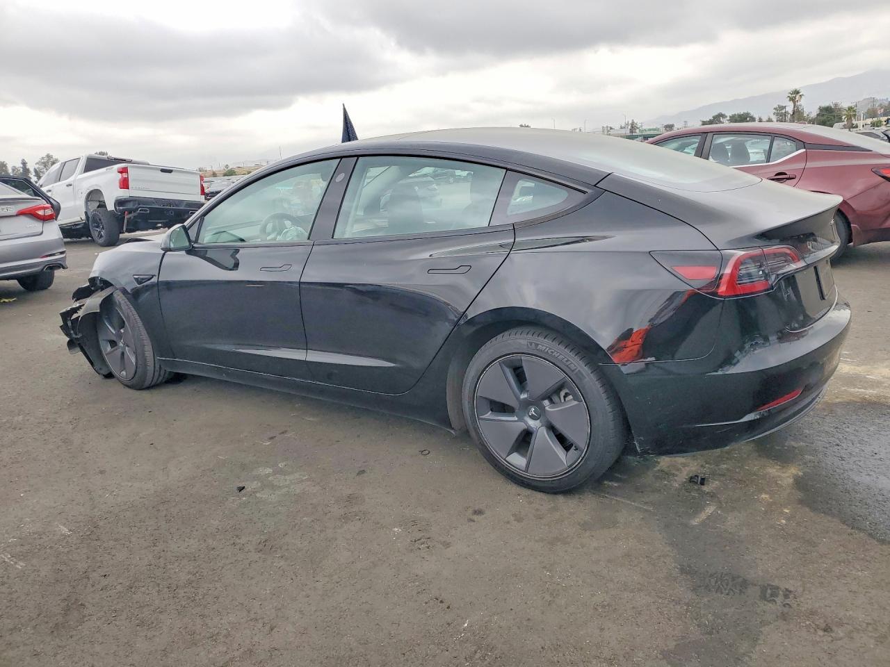2023 Tesla Model 3 - zdjęcie 2