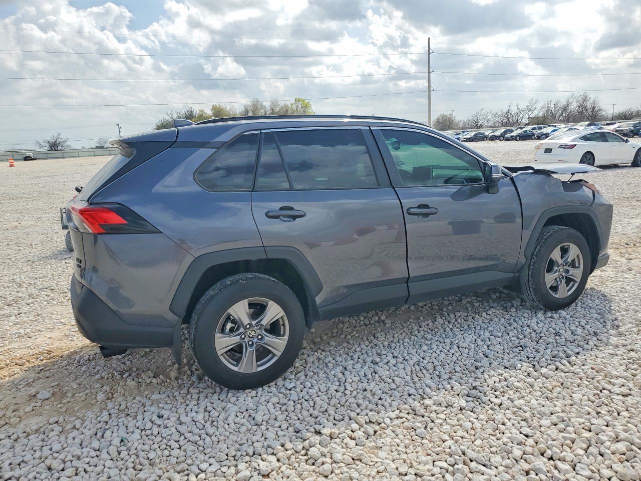 2025 Toyota Rav4 Xle - zdjęcie 3