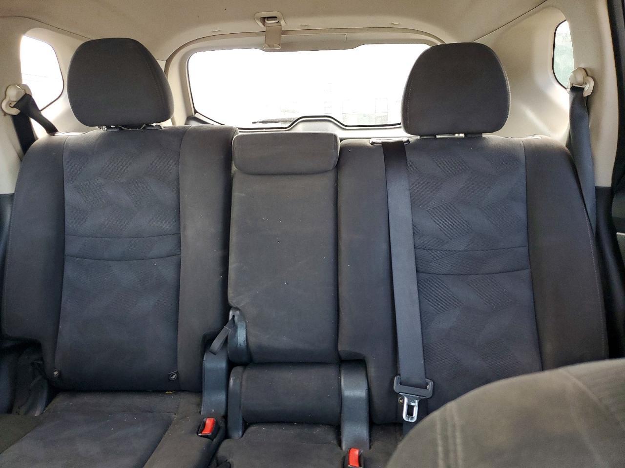 2015 Nissan Rogue S - zdjęcie 10