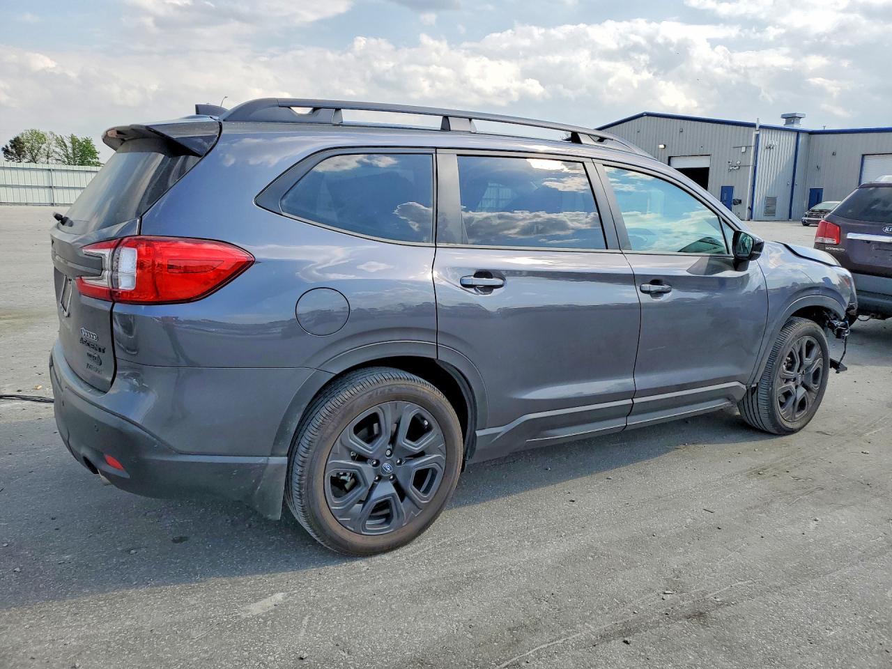 2025 Subaru Ascent Onyx Touring - zdjęcie 3