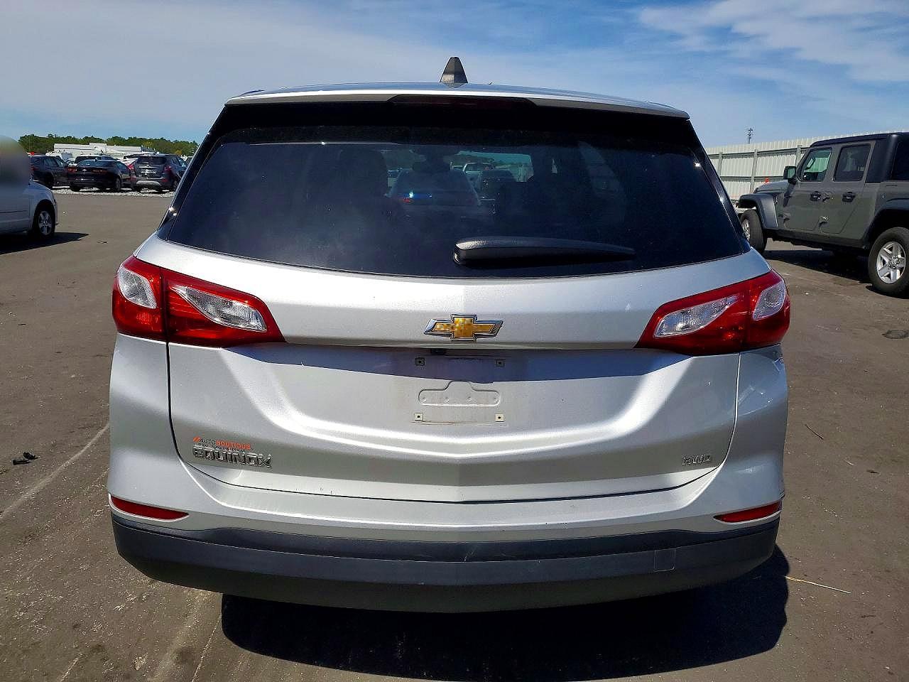 2020 Chevrolet Equinox Ls - zdjęcie 6