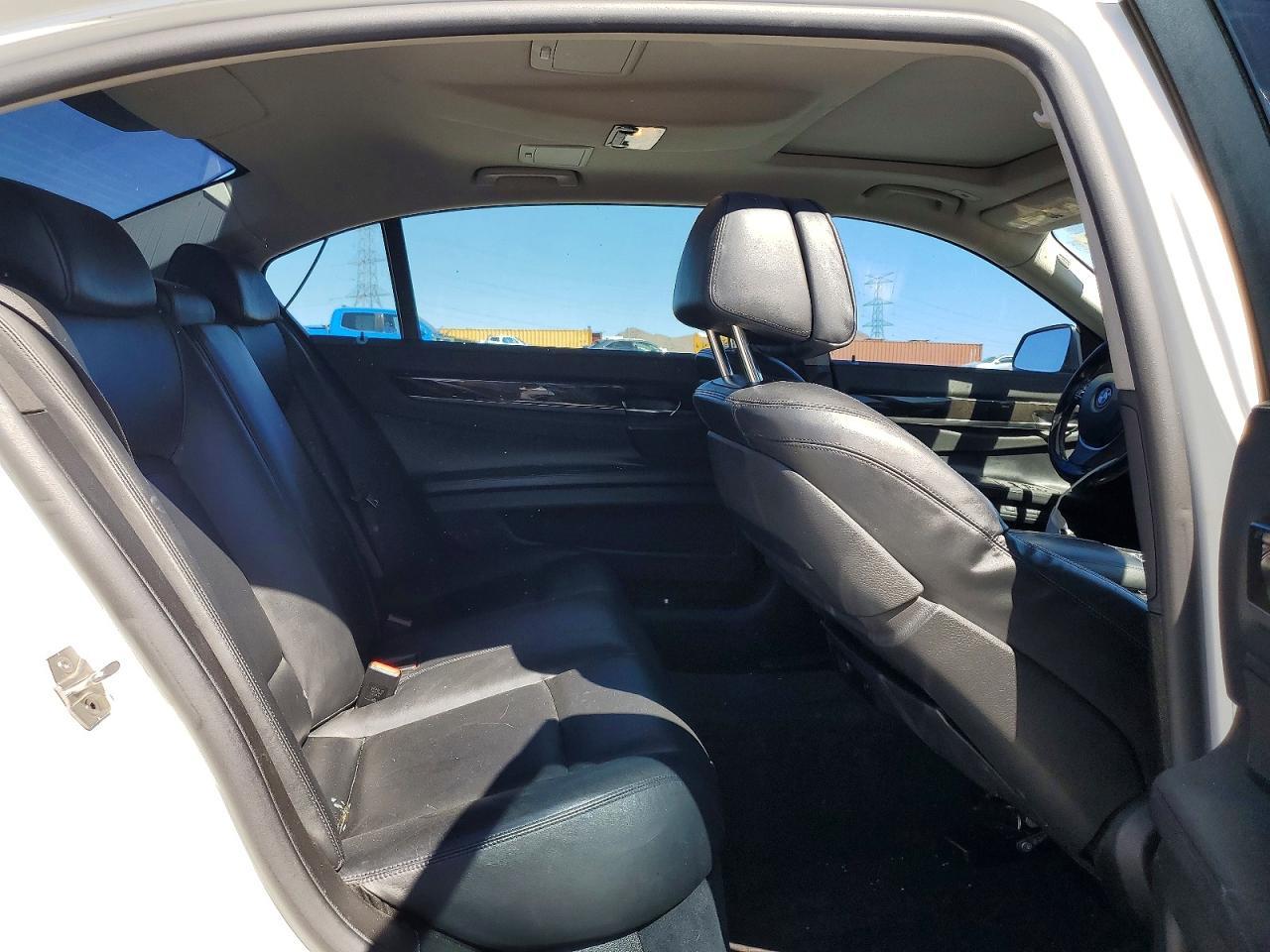 2013 BMW 750 Li - zdjęcie 10