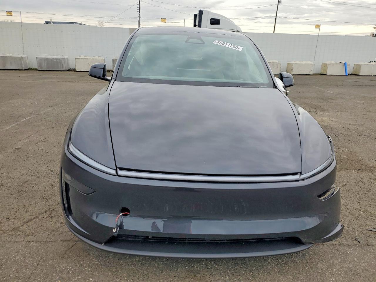 2026 Tesla Model Y - zdjęcie 5