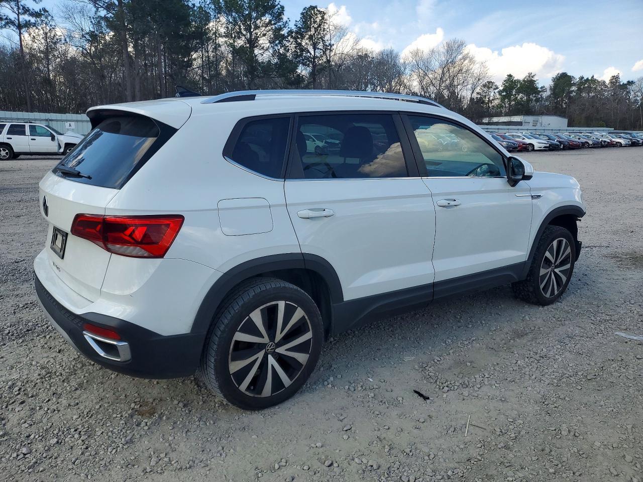 2023 Volkswagen Taos Se - zdjęcie 3