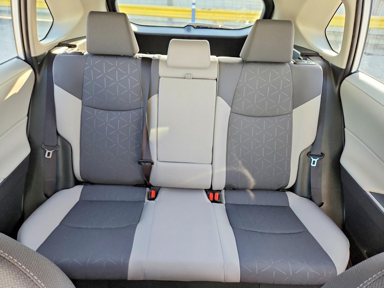 2025 Toyota Rav4 Hybrid Xle - zdjęcie 10