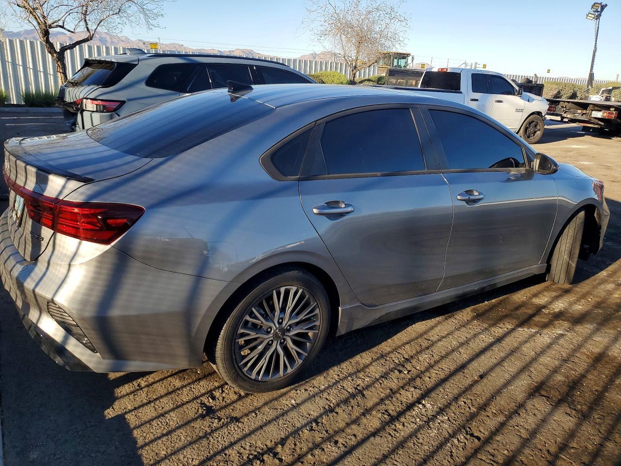 2022 Kia Forte Gt-Line - zdjęcie 3
