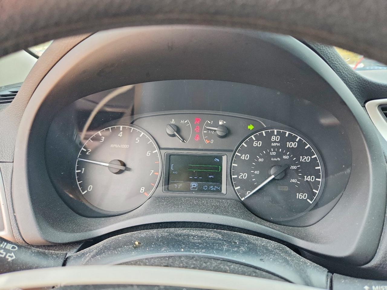 2015 Nissan Sentra S - zdjęcie 9