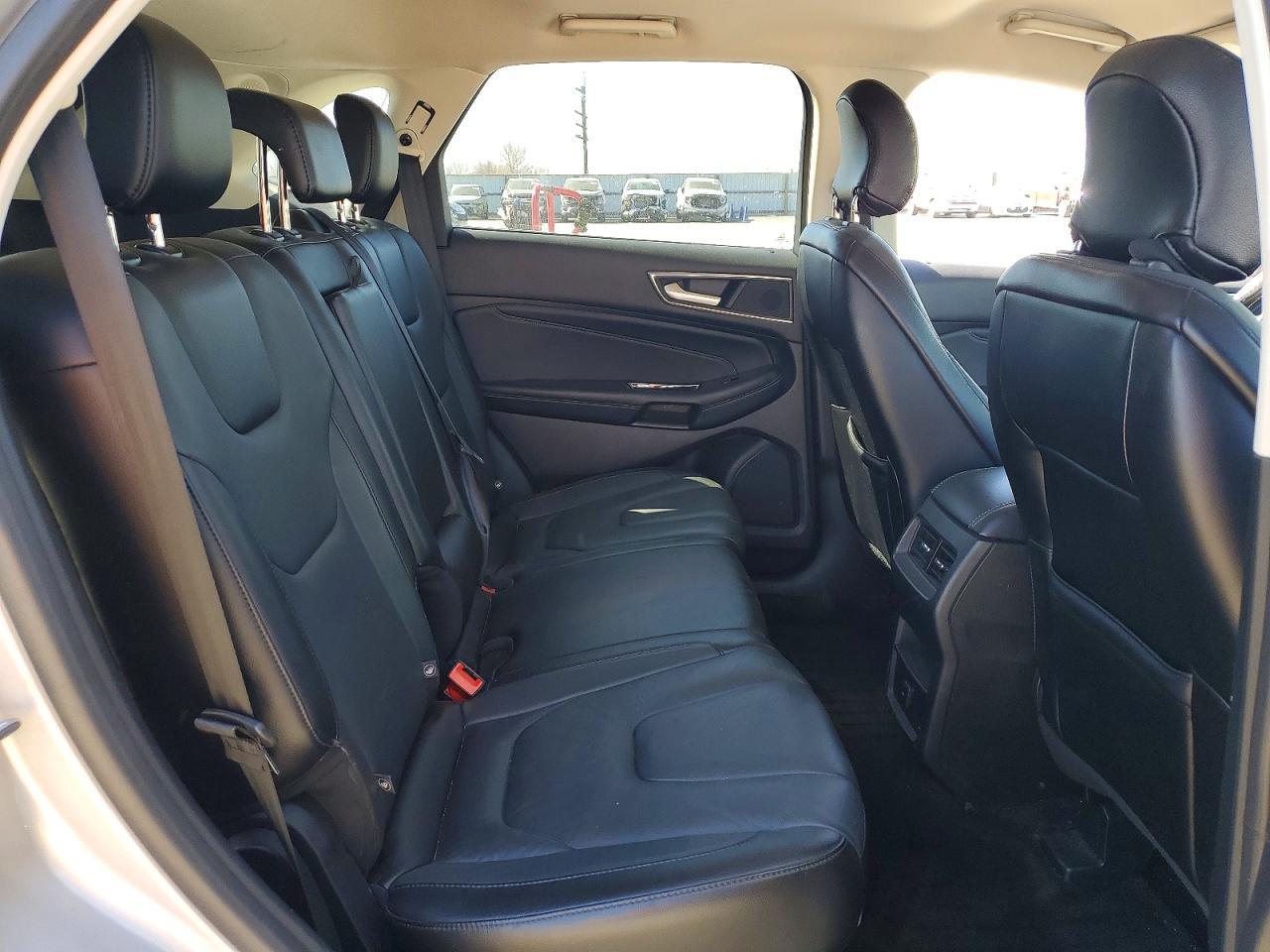 2018 Ford Edge Titanium - zdjęcie 11