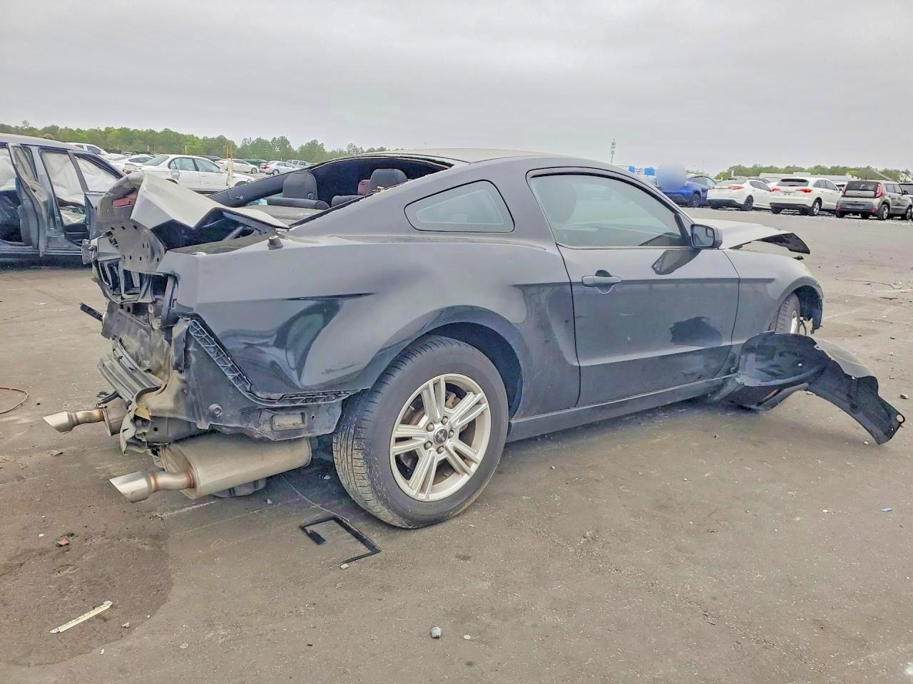 Ford Mustang - zdjęcie 3