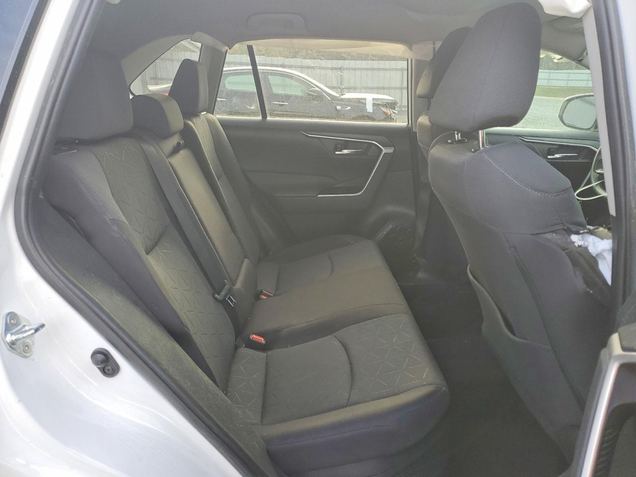 2021 Toyota Rav4 Hybrid Xle - zdjęcie 11