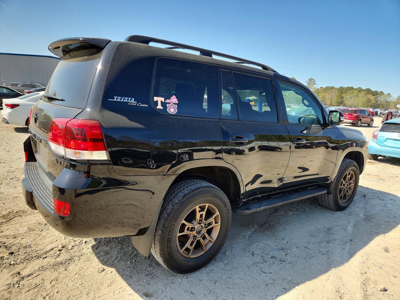 2021 Toyota Land Cruiser Heritage Edition - zdjęcie 3