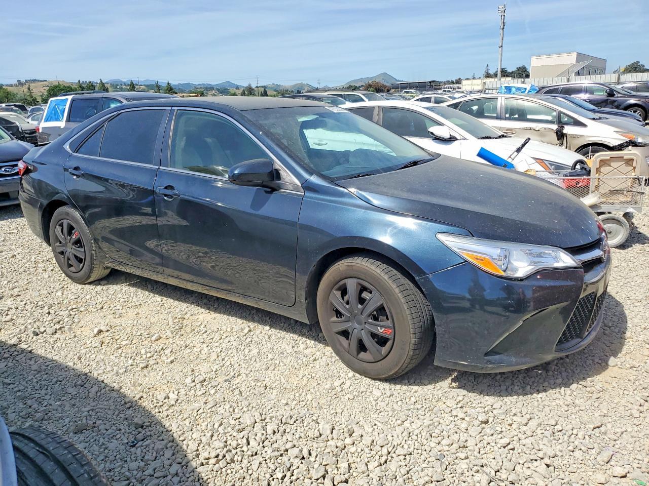 2015 Toyota Camry Le - zdjęcie 4