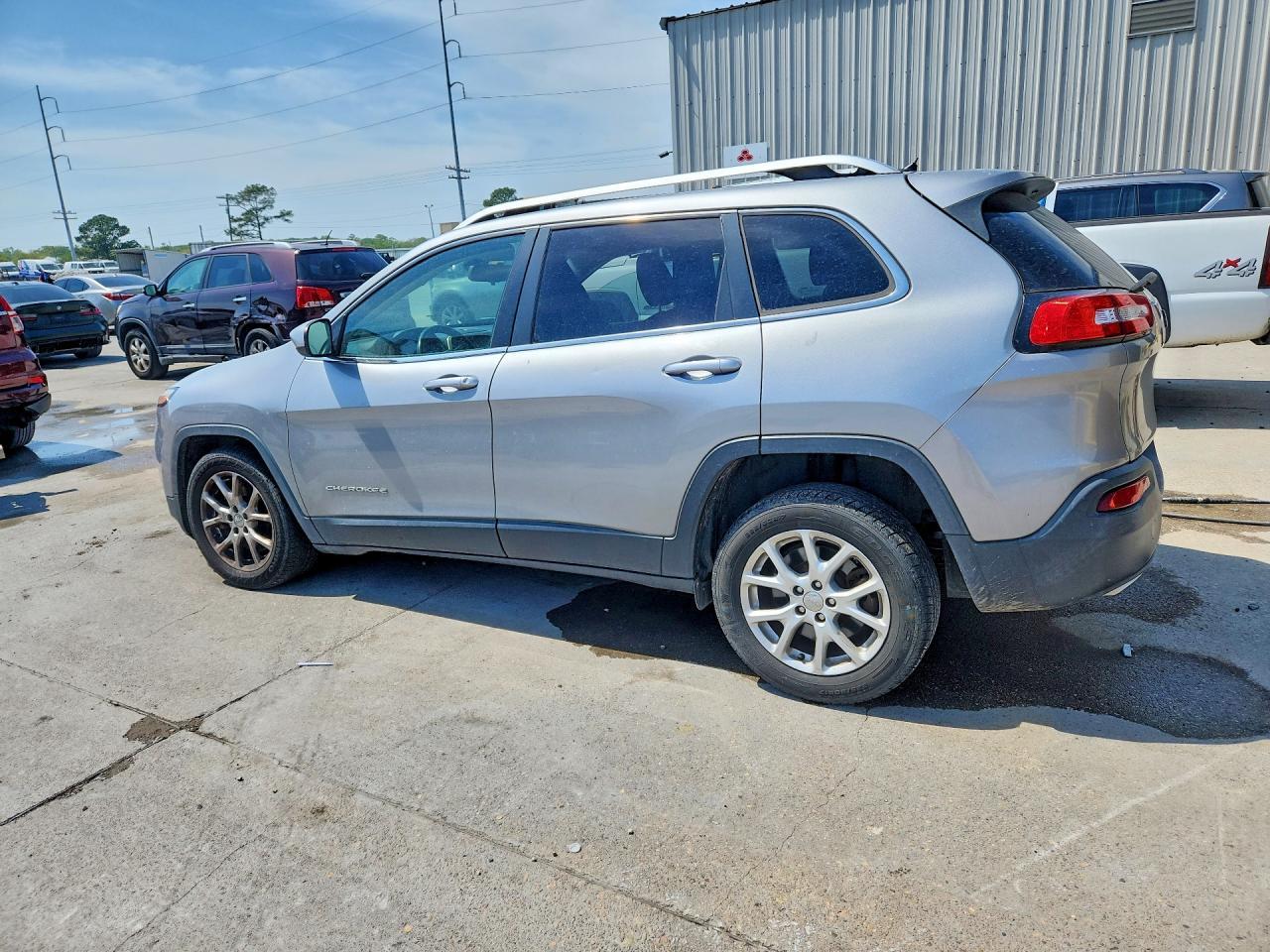 2015 Jeep Cherokee Latitude - zdjęcie 2