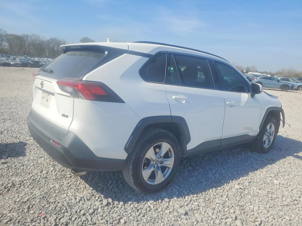 2019 Toyota Rav4 Xle - zdjęcie 3
