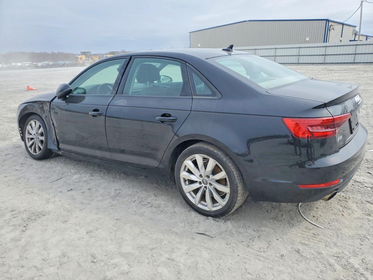 2017 Audi A4 Ultra Premium - zdjęcie 2
