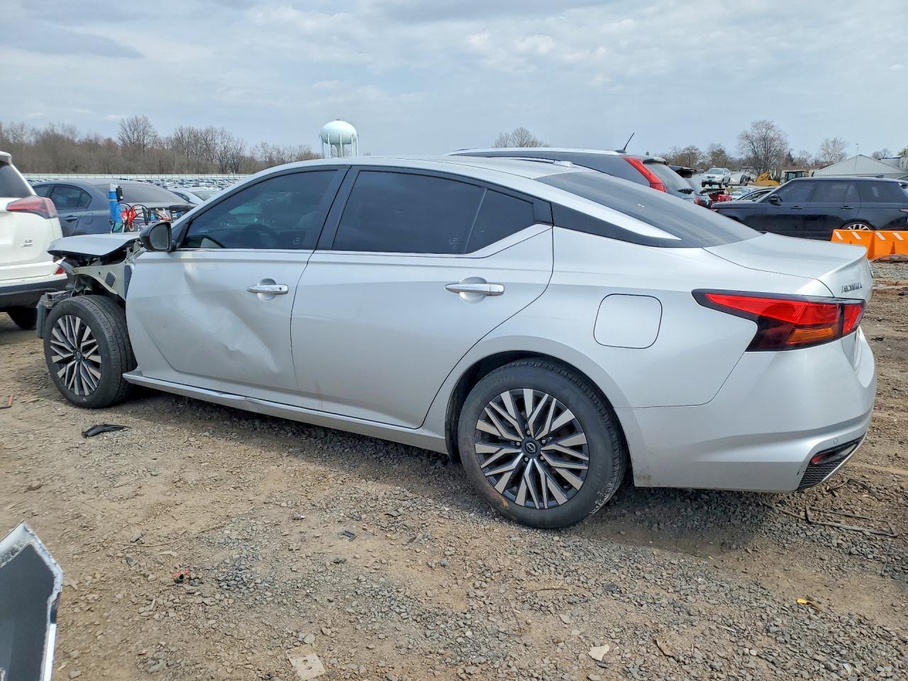 2024 Nissan Altima 2.5 Sv - zdjęcie 2