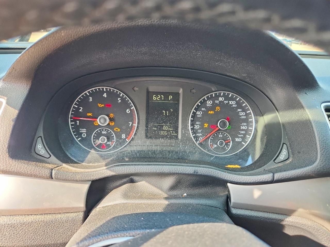 2015 Volkswagen Passat S - zdjęcie 9